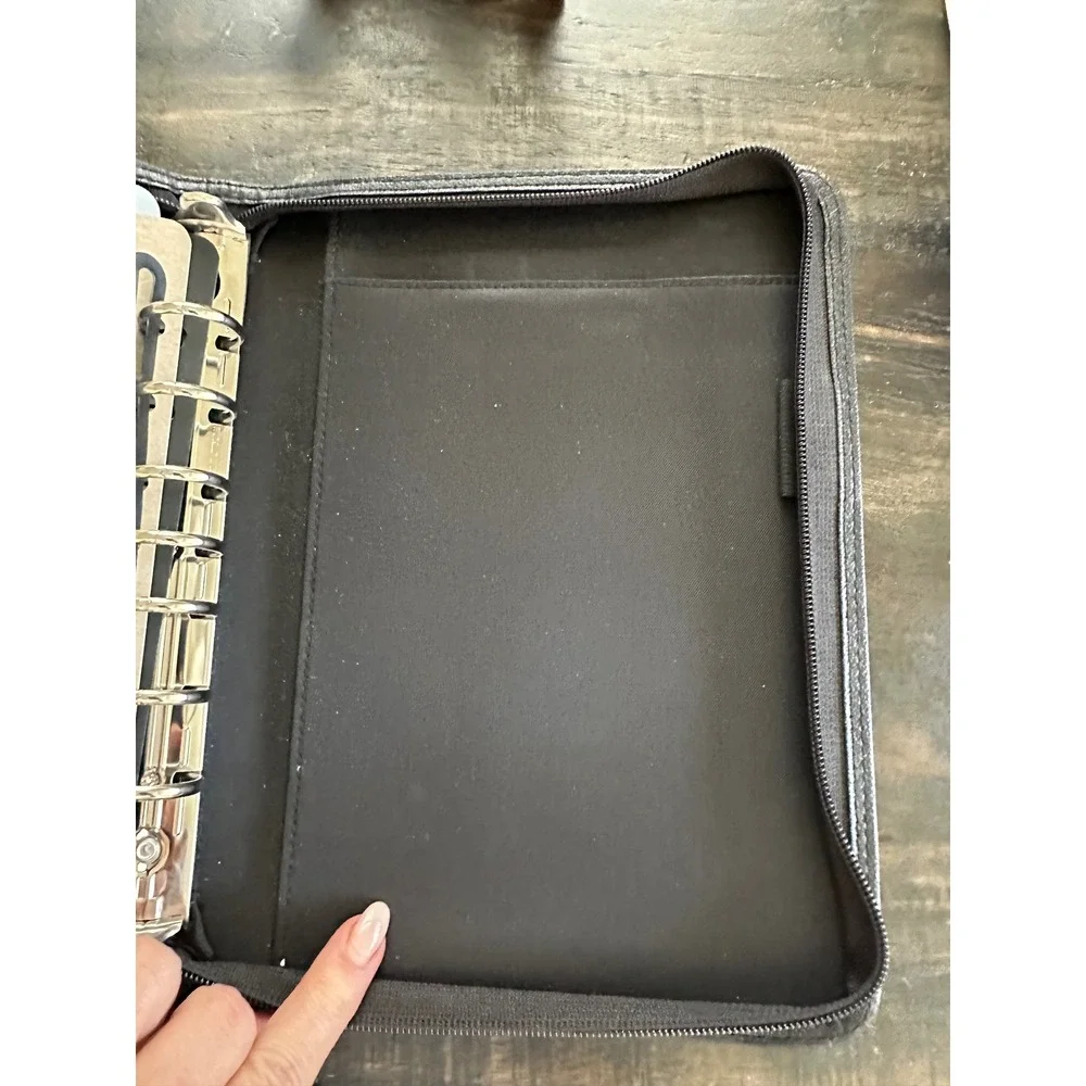 Day-Timer Black Leather Zippered 7 Ring Desk Size Organizer Planner Binder EUC